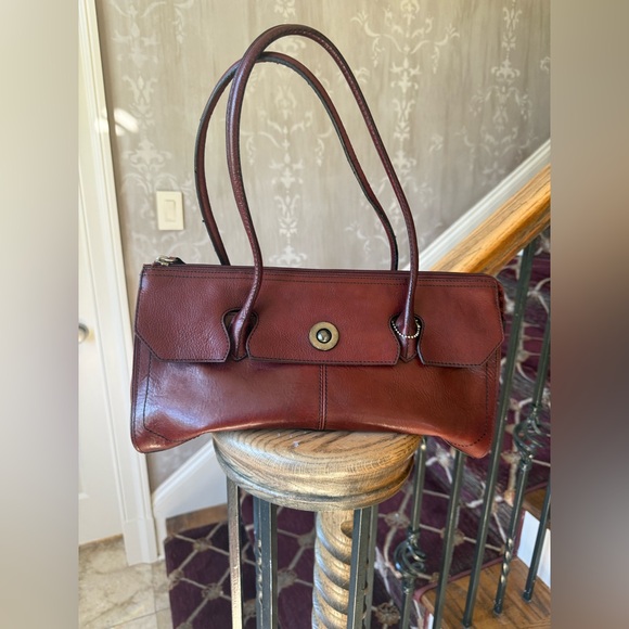 PELLE STUDIO ladies, genuine, leather tote, burgundy color, very good condition - Picture 6 of 16